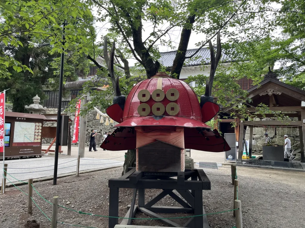 上田城跡公園真田城のオブジェ